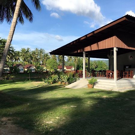 Khao Lak Golden Coconut Hotell Exteriör bild