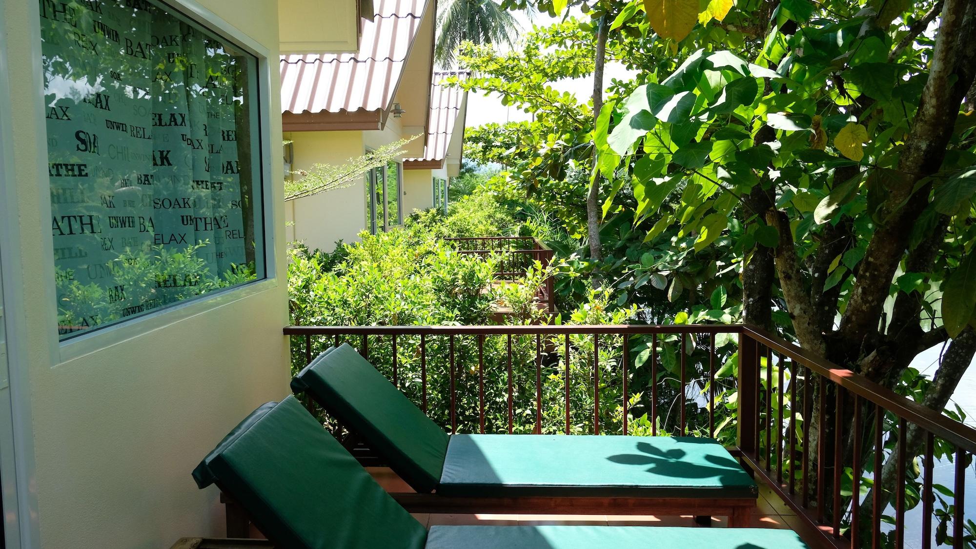 Khao Lak Golden Coconut Hotell Exteriör bild