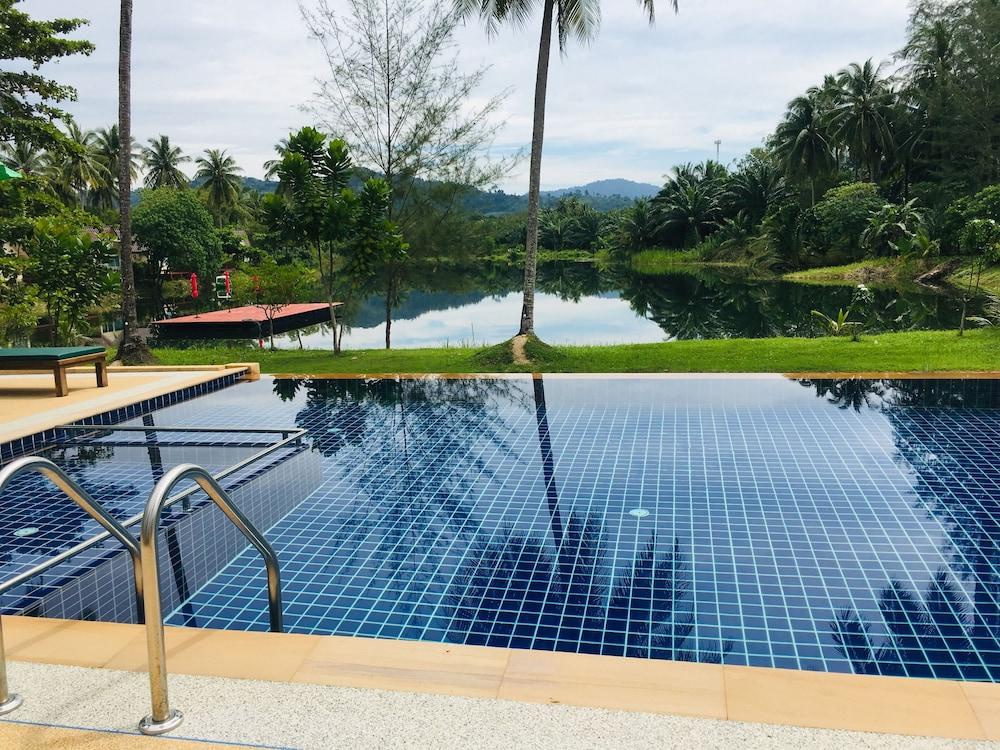 Khao Lak Golden Coconut Hotell Exteriör bild