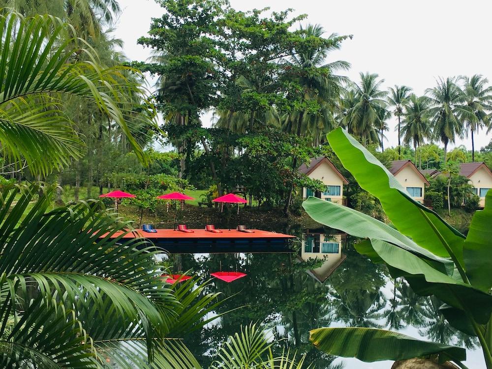 Khao Lak Golden Coconut Hotell Exteriör bild