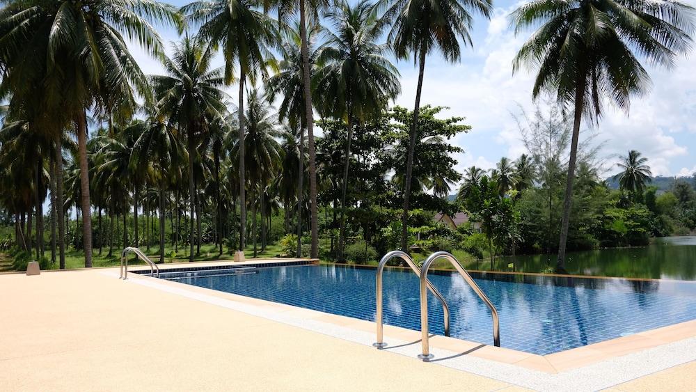 Khao Lak Golden Coconut Hotell Exteriör bild