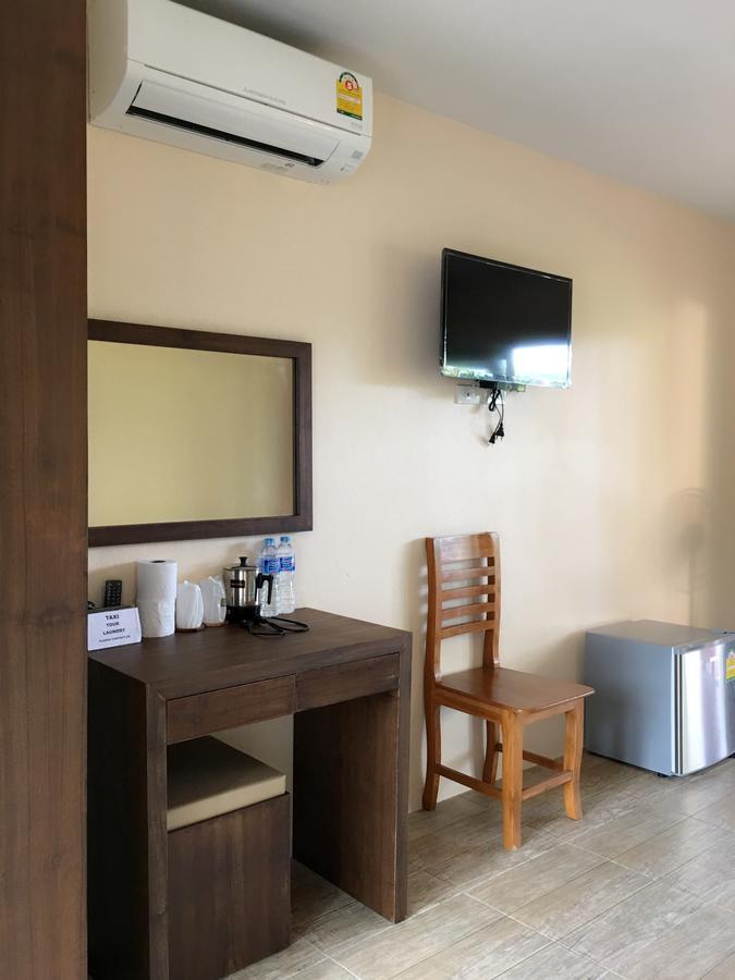 Khao Lak Golden Coconut Hotell Exteriör bild