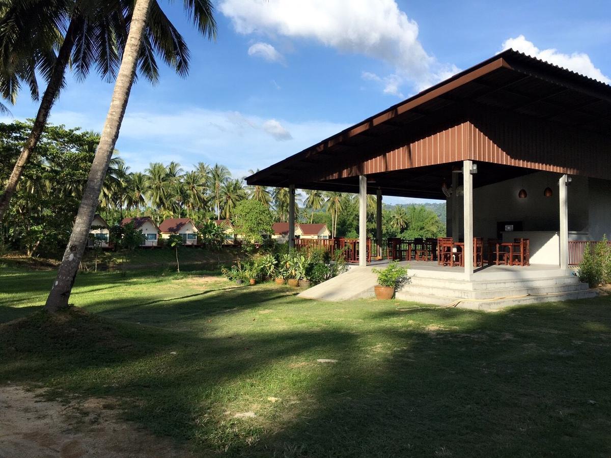 Khao Lak Golden Coconut Hotell Exteriör bild