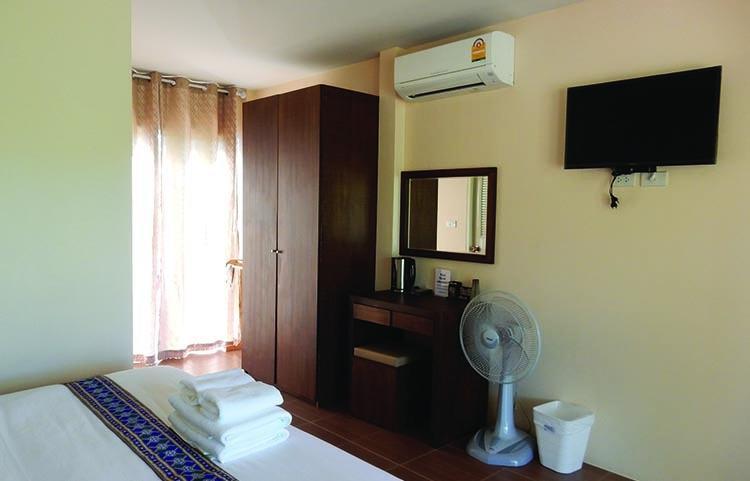 Khao Lak Golden Coconut Hotell Exteriör bild