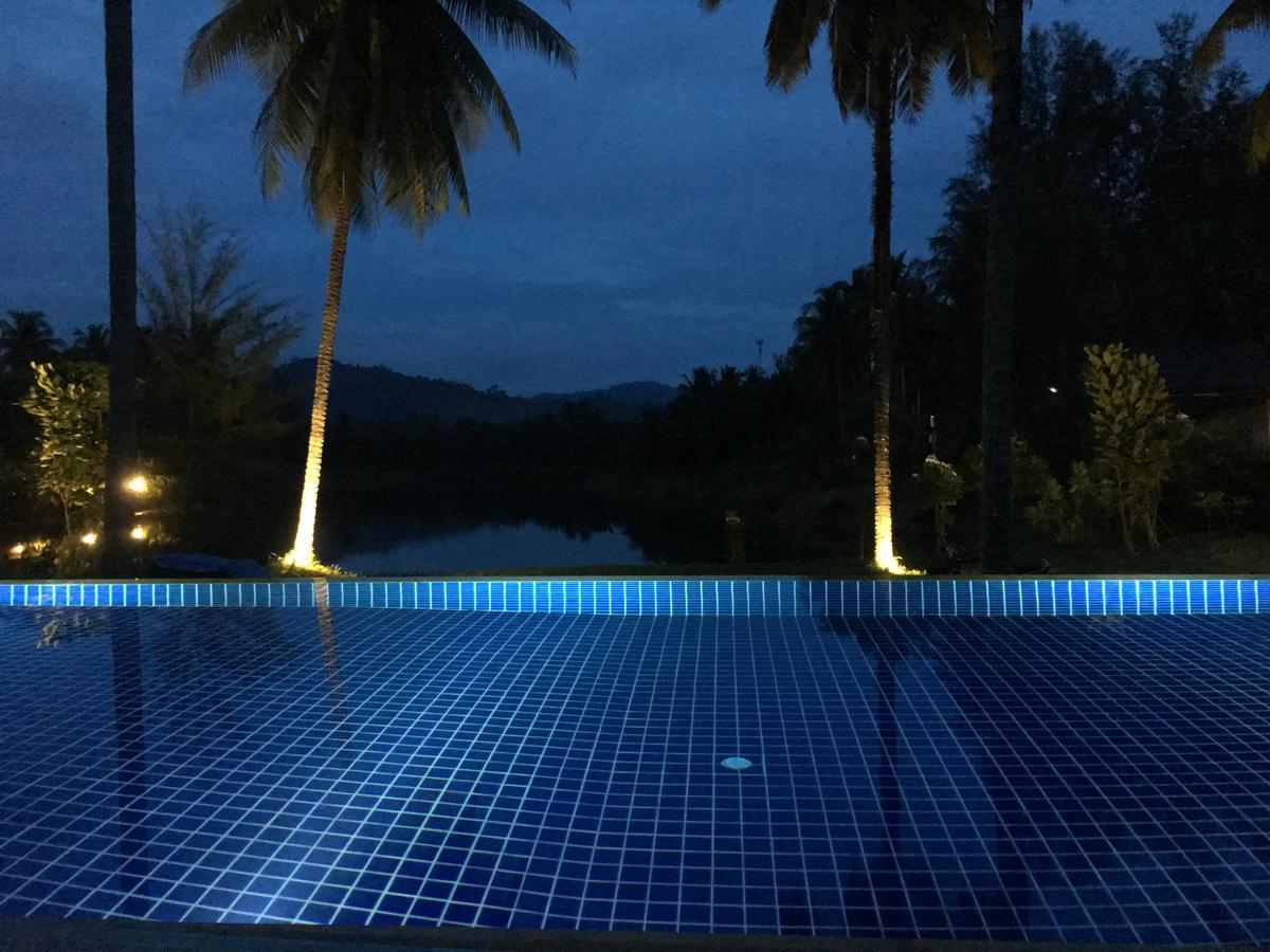 Khao Lak Golden Coconut Hotell Exteriör bild