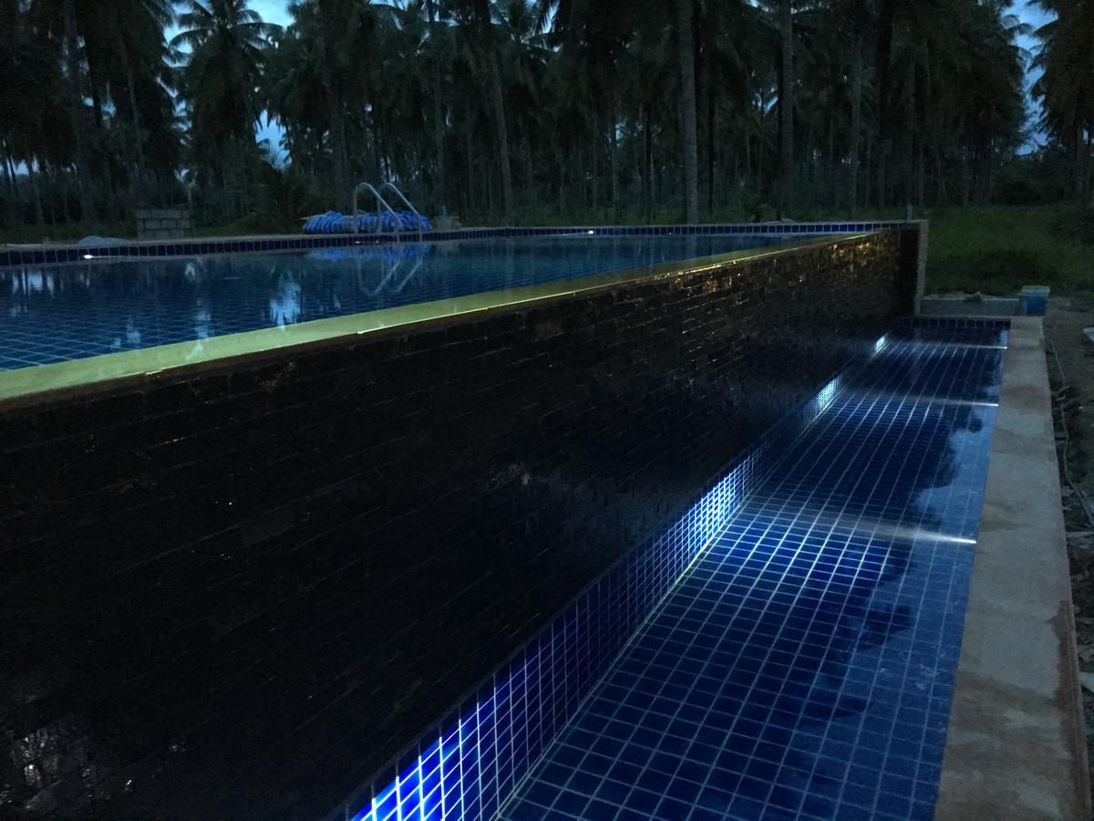 Khao Lak Golden Coconut Hotell Exteriör bild