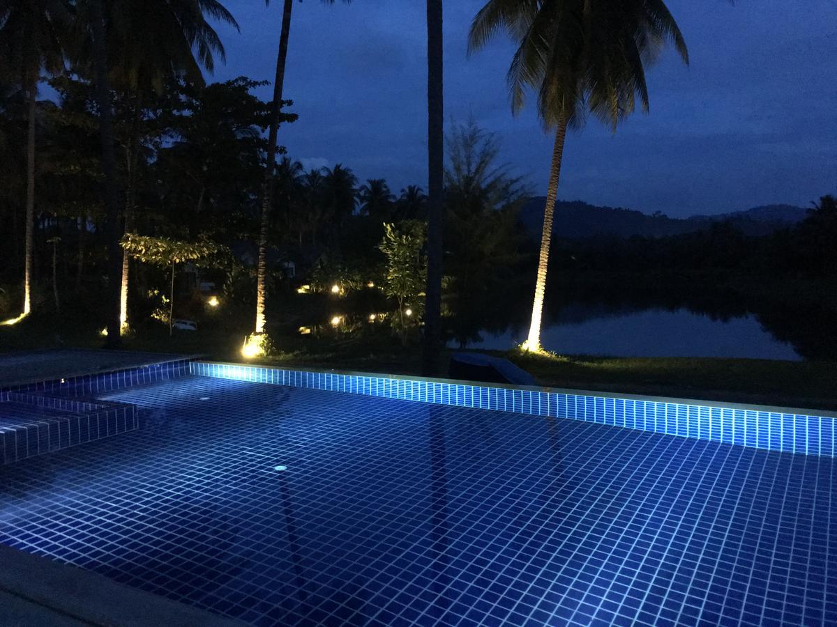 Khao Lak Golden Coconut Hotell Exteriör bild