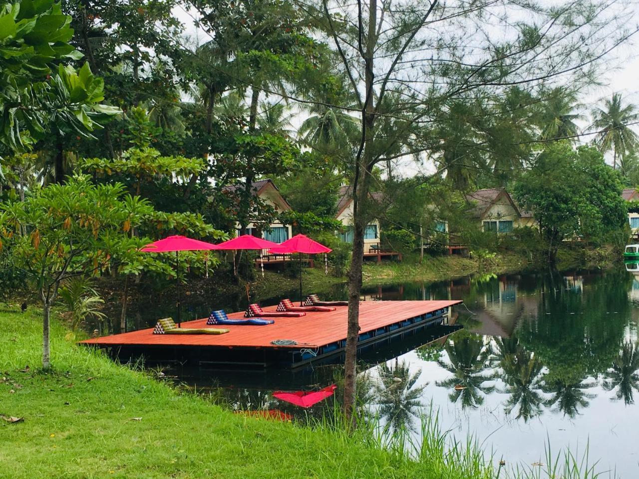 Khao Lak Golden Coconut Hotell Exteriör bild